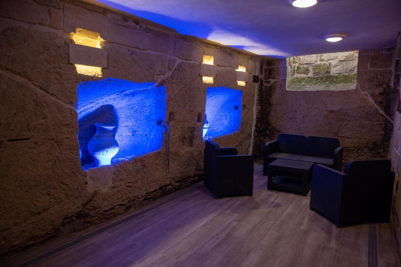 Casa vacanze B&s Renovated 18 Century House Of Character In *