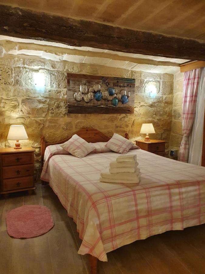 B&s Renovated 18 Century House Of Character In Ghaxaq
